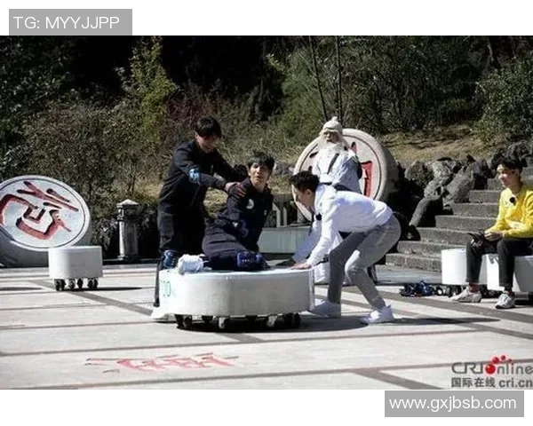 根据线索逐步揭示足球明星的身份挑战你对足球的了解与直觉